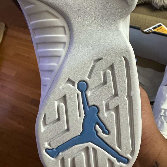 Brand New Air Jordan 9 Retro Low- Pantone - Picture 9 of 17